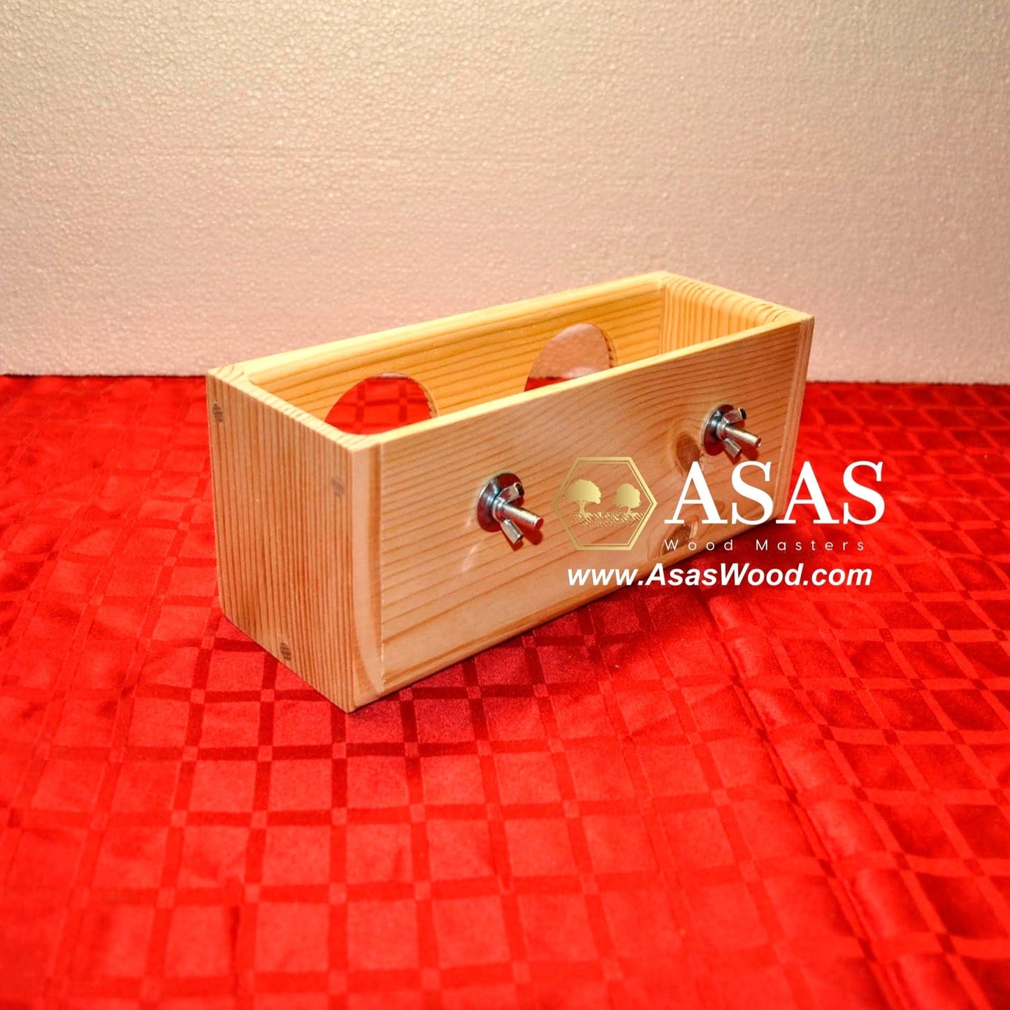 wooden hay feeder with demonstrate screws